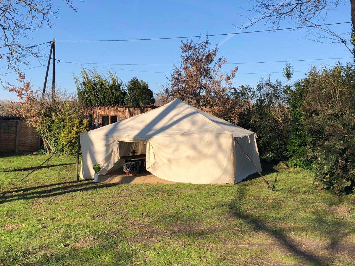 Les Cabanes Du Vigne Molandier Bagian luar foto